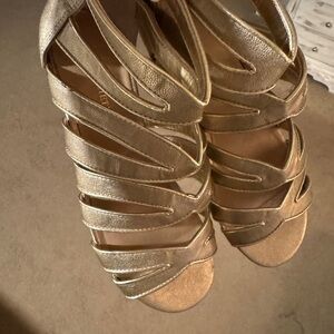 Gold Metallic Strappy Sandals – New! Size 7 Sole Society